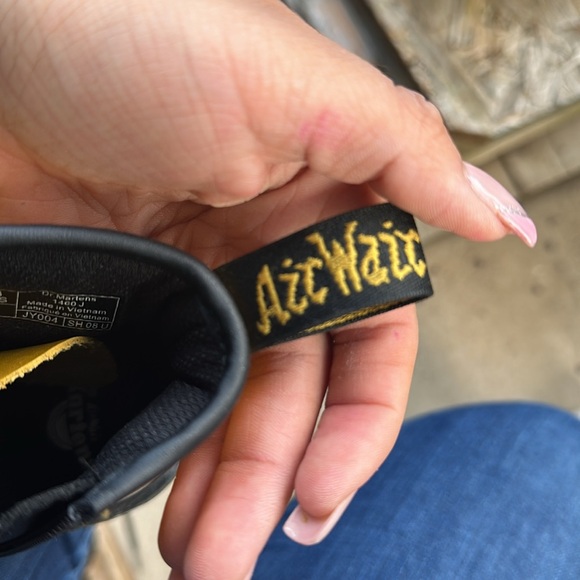 Dr Martens Kids size 3 boots! Model 1460 J Yellow Air Ware Boots! - Picture 3 of 4